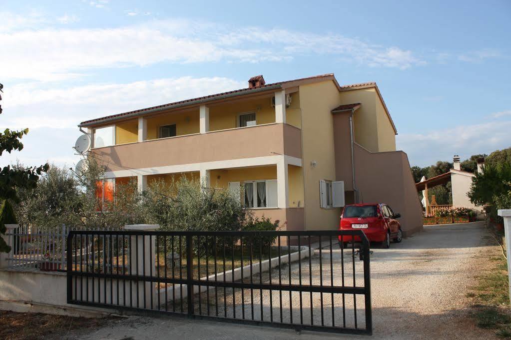 And Mladenka Apartment Pula